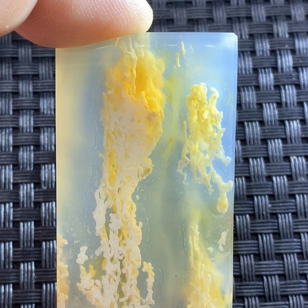 玛瑙/玉髓颈饰未镶嵌山*