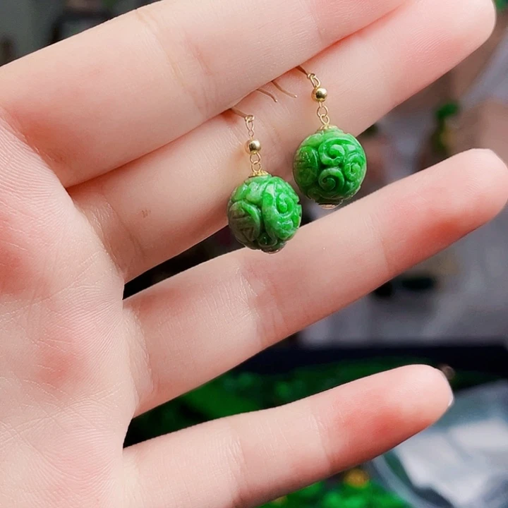翡翠18K金镶嵌颈饰多样性