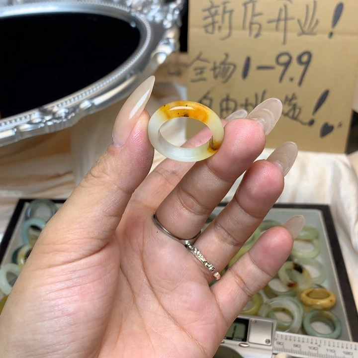 点***君合金蛇纹石玉戒指