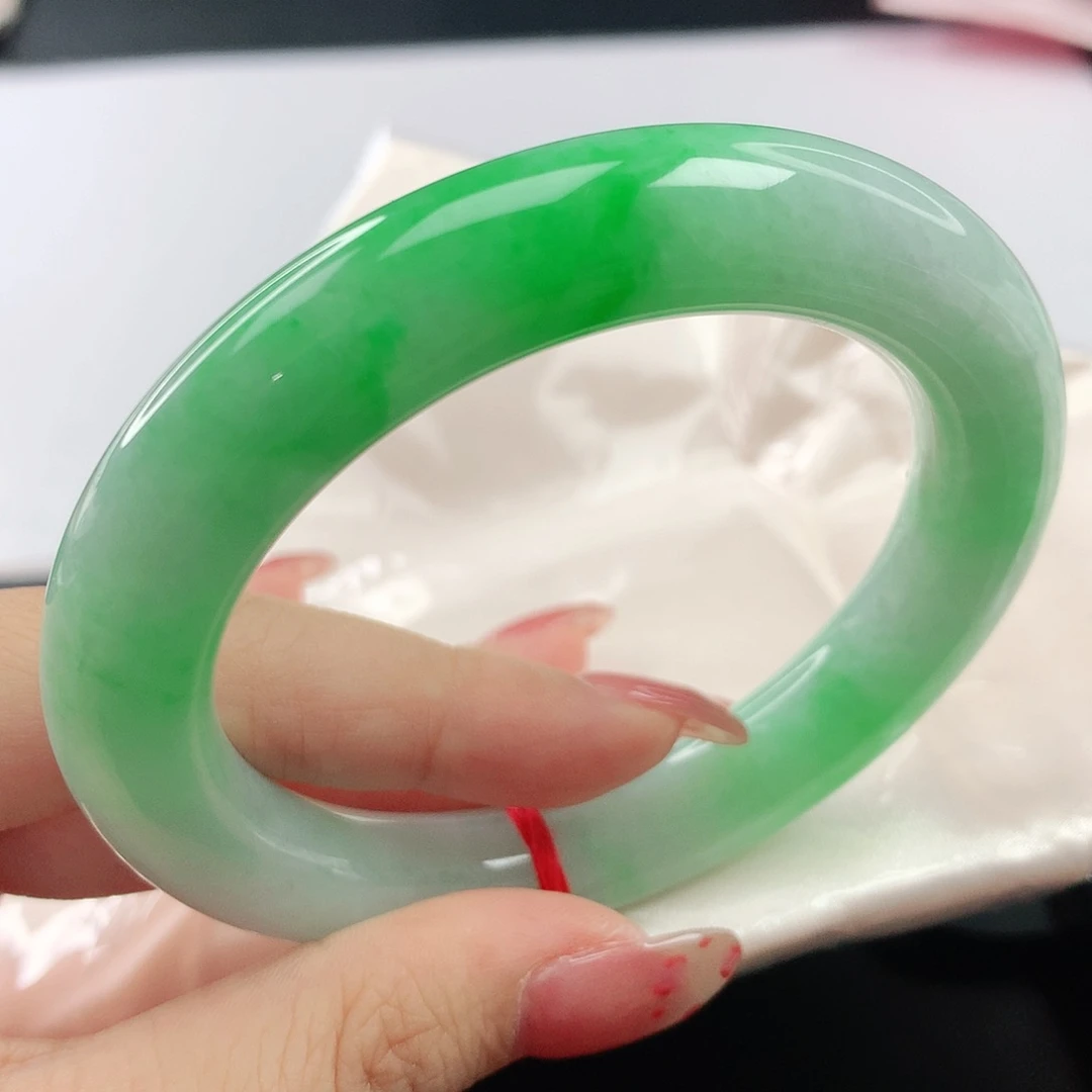 翡翠手镯未镶嵌，609