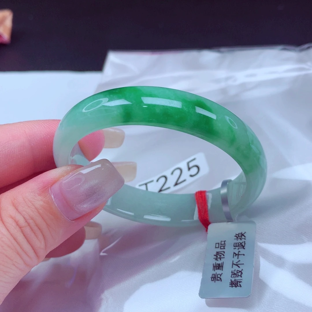 翡翠手镯未镶嵌手镯88