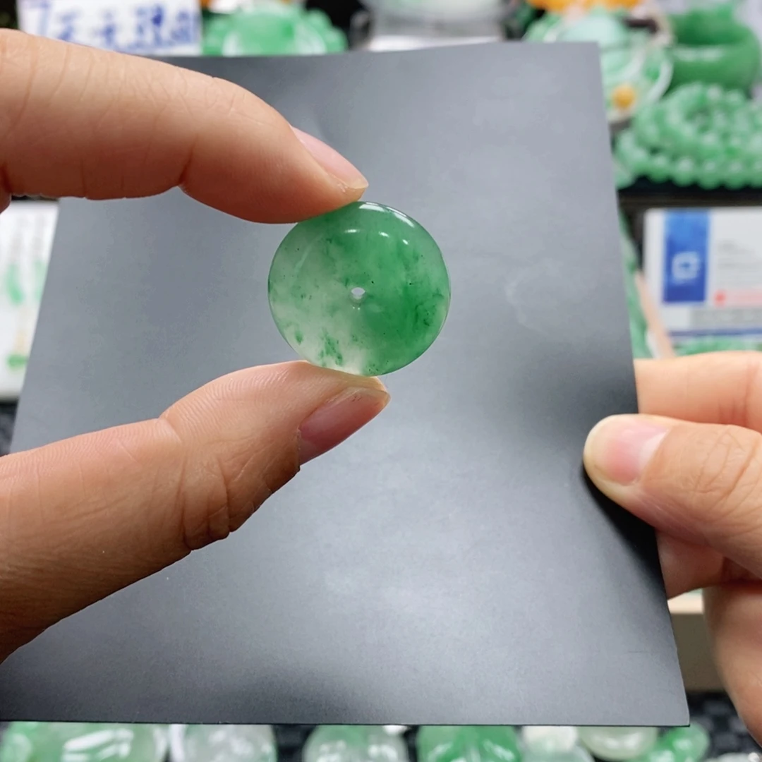 石英质玉未镶嵌吊坠青青 吊坠 多人