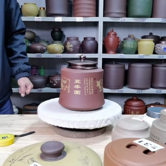 紫砂茶叶罐正品小罐合金盖吸力罐全手工五牛图茶叶罐