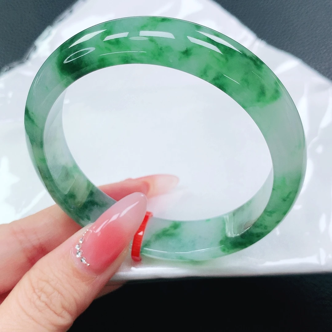 翡翠手镯未镶嵌58圈