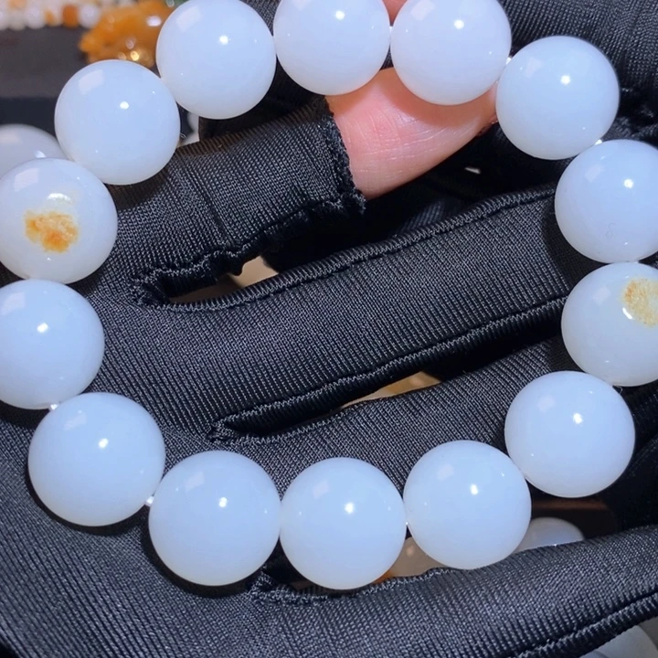星***一未镶嵌手链和田玉