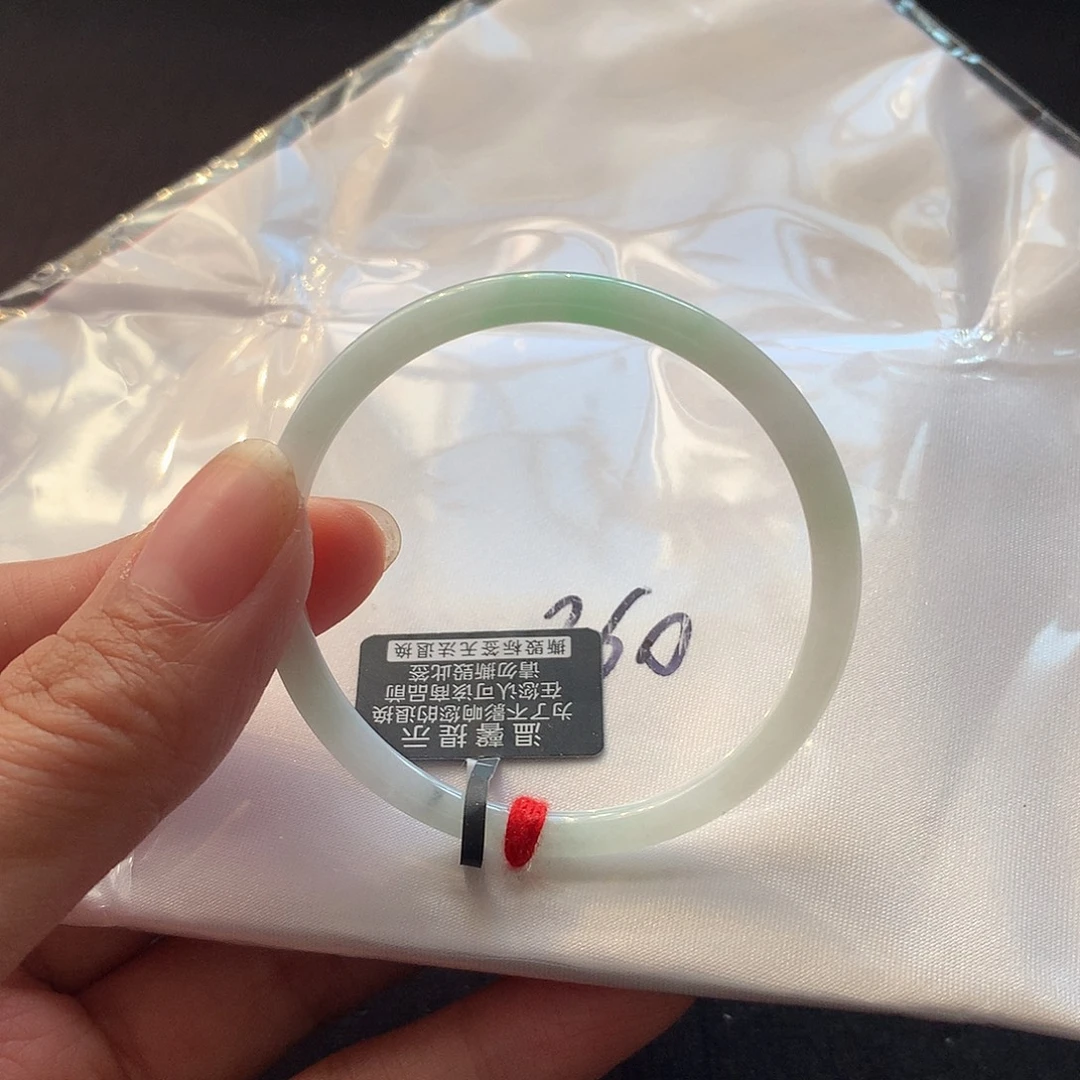 王***师翡翠未镶嵌手镯46完美