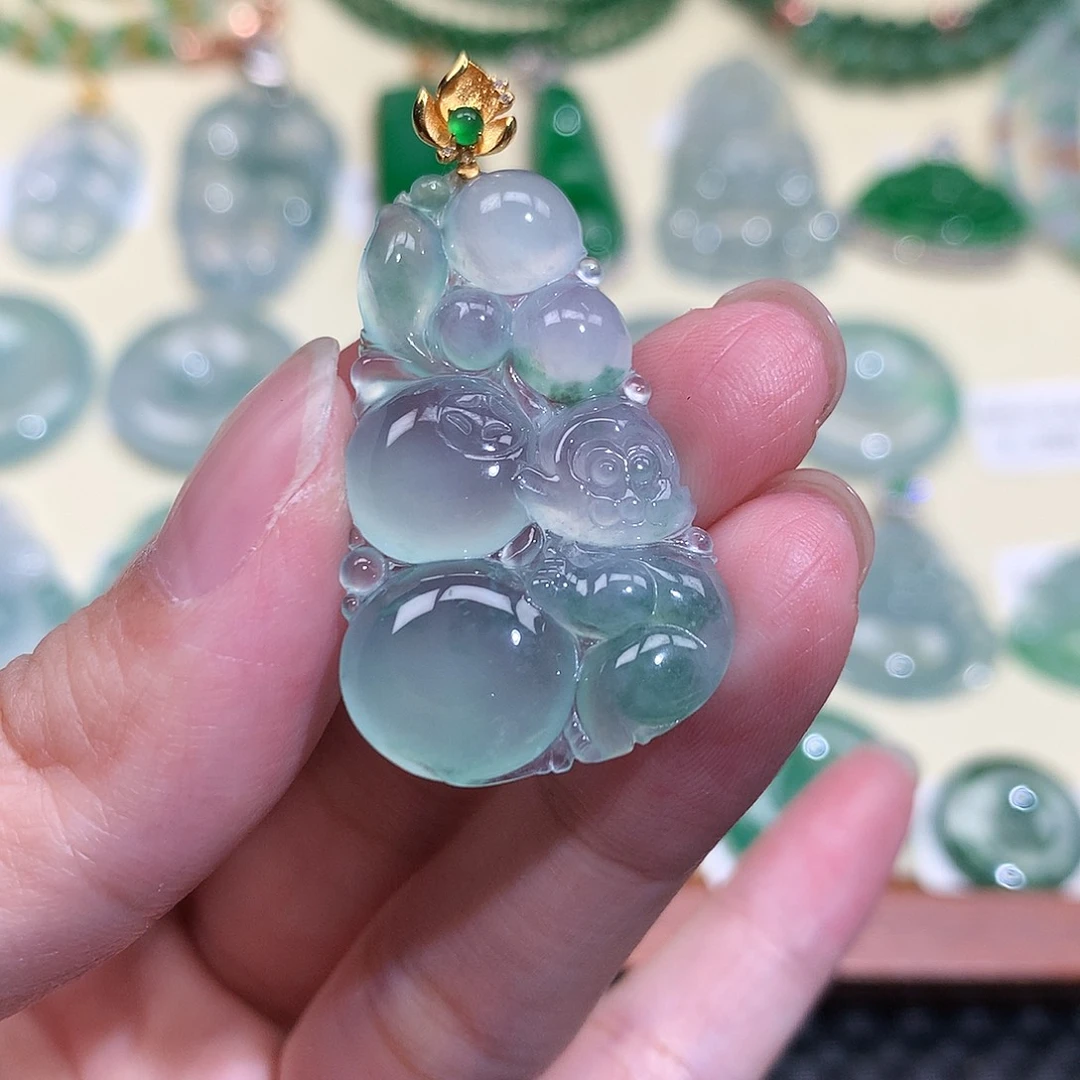 翡翠未镶嵌套链挂件