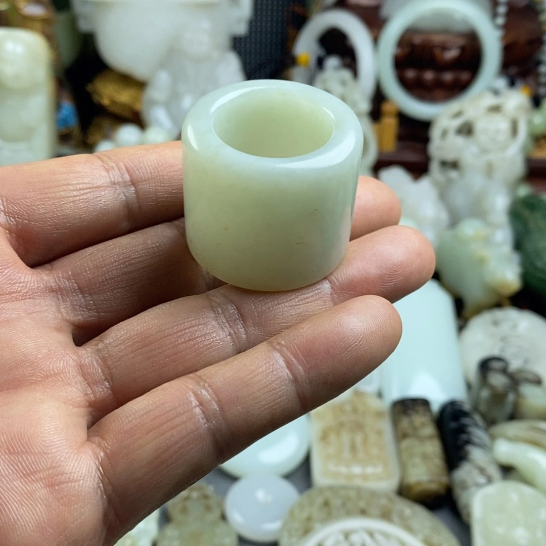 和田玉（糖玉）未镶嵌颈饰