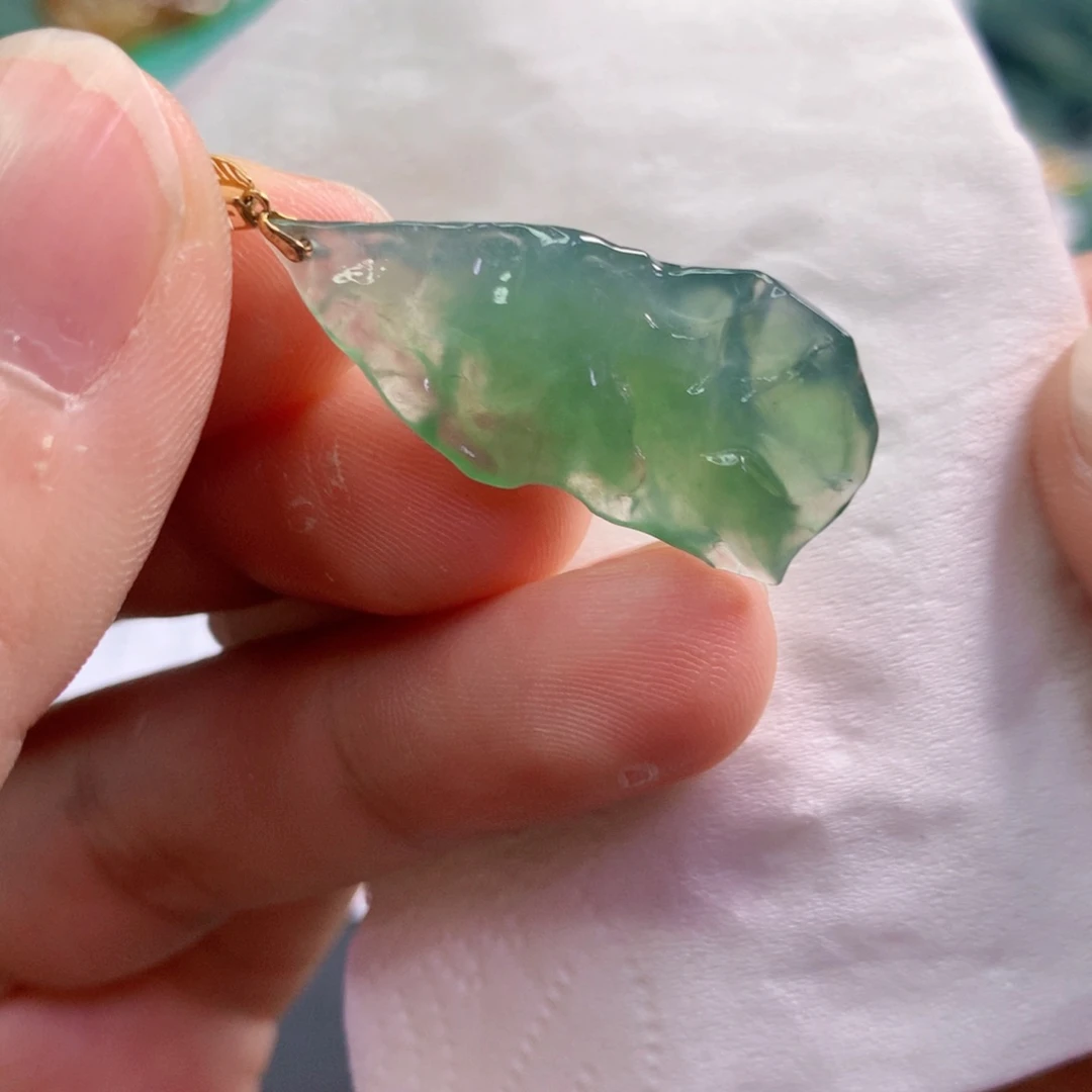 【闪购商品】翡翠吊坠(不含链)未镶嵌