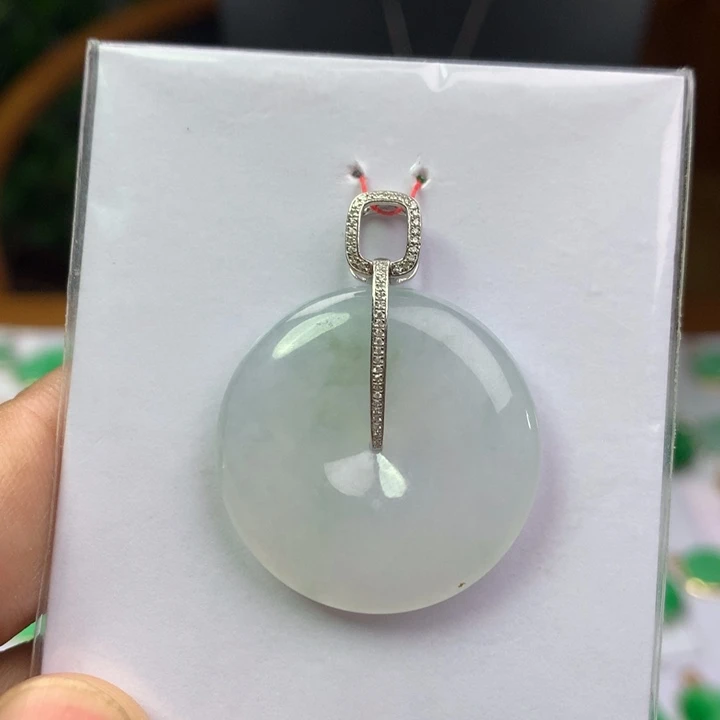 颈饰18K金镶嵌翡翠