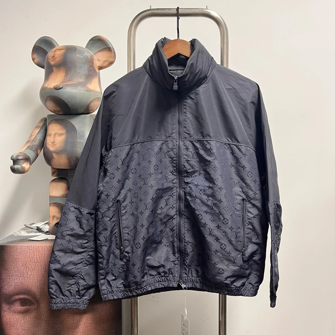 99新 LouisVuitton/路易威登 半满印冲锋衣 尺码：46
