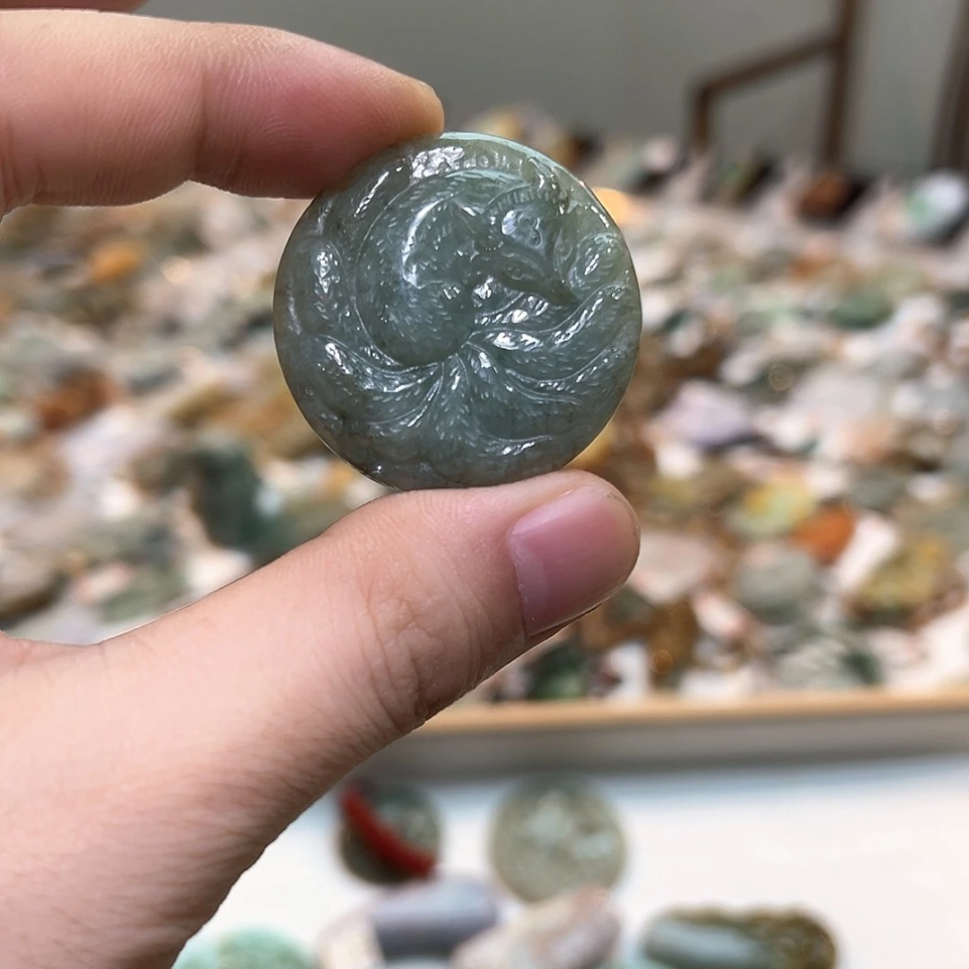 翡翠未镶嵌颈饰挂件