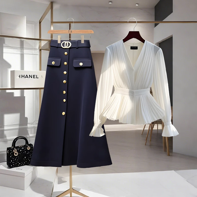 2025春季穿搭一整套高级感白色衬衫垂坠感气质藏蓝色半身裙两件套