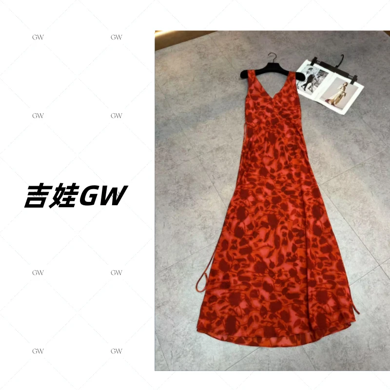 GW新款【风情万种】法式复古度假风红色花性感气质v领背心裙Z0153