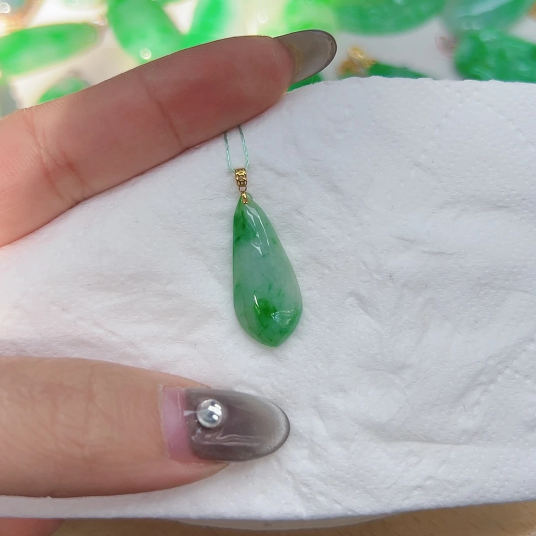 翡翠颈饰18K金镶嵌天然A货翡翠