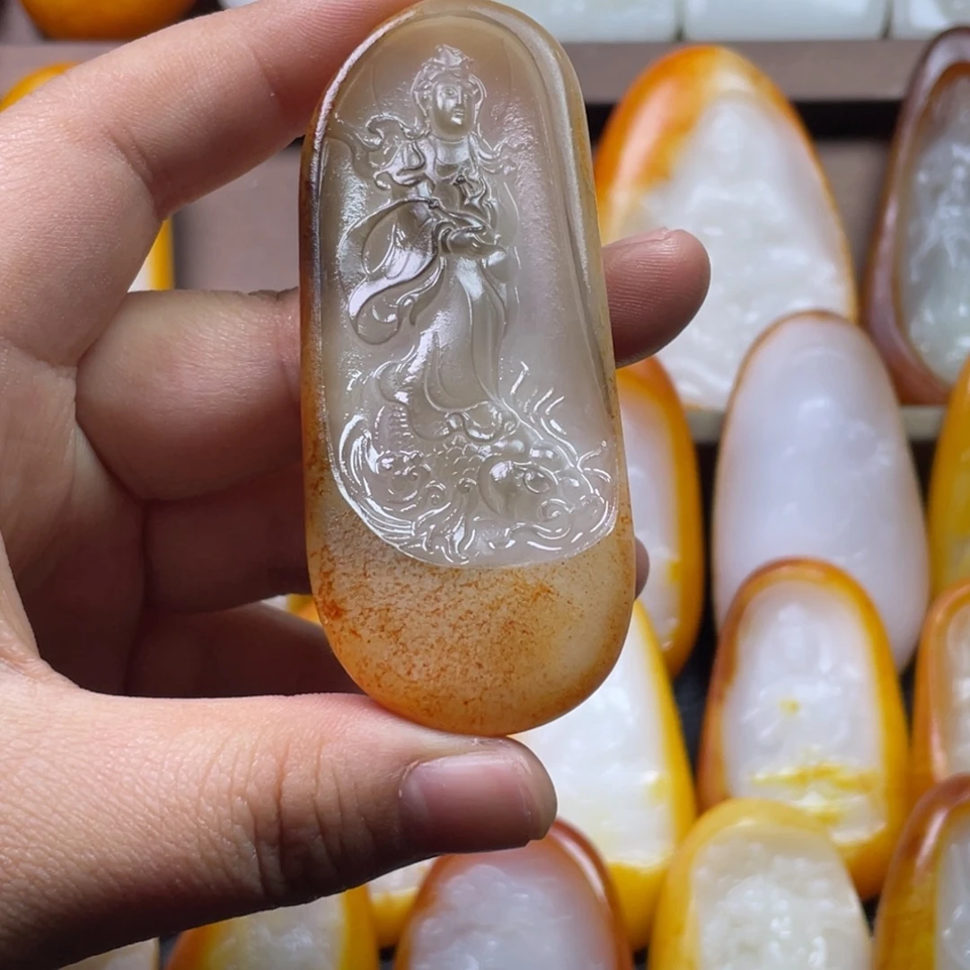 ℳ***࿐和田玉未镶嵌颈饰