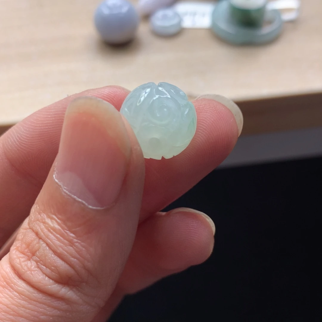 颈饰未镶嵌翡翠吊坠