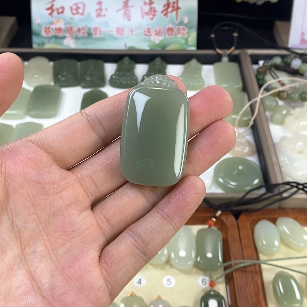 平***！和田玉未镶嵌颈饰