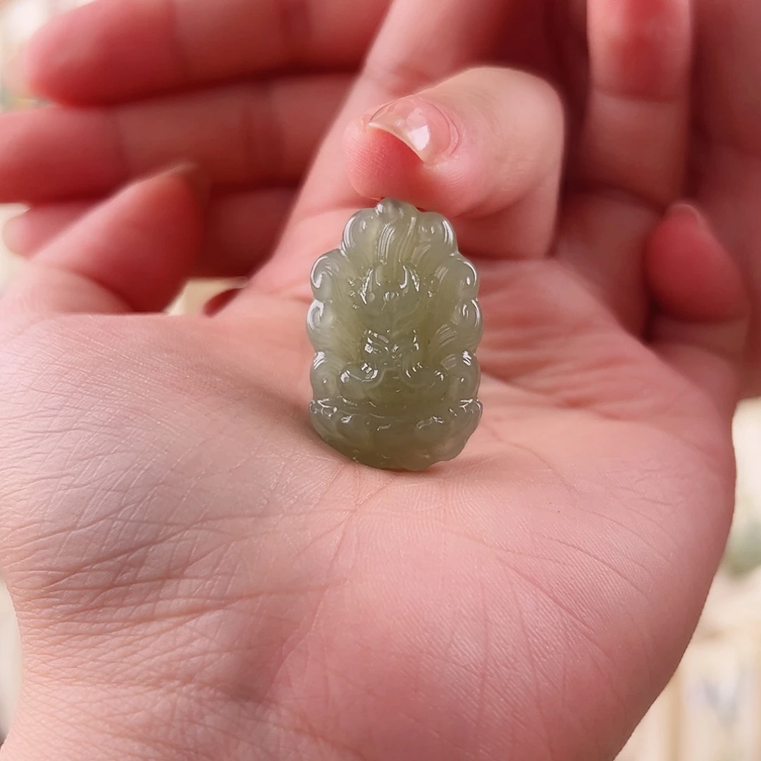 和田玉未镶嵌吊坠(赠链)气***瓜