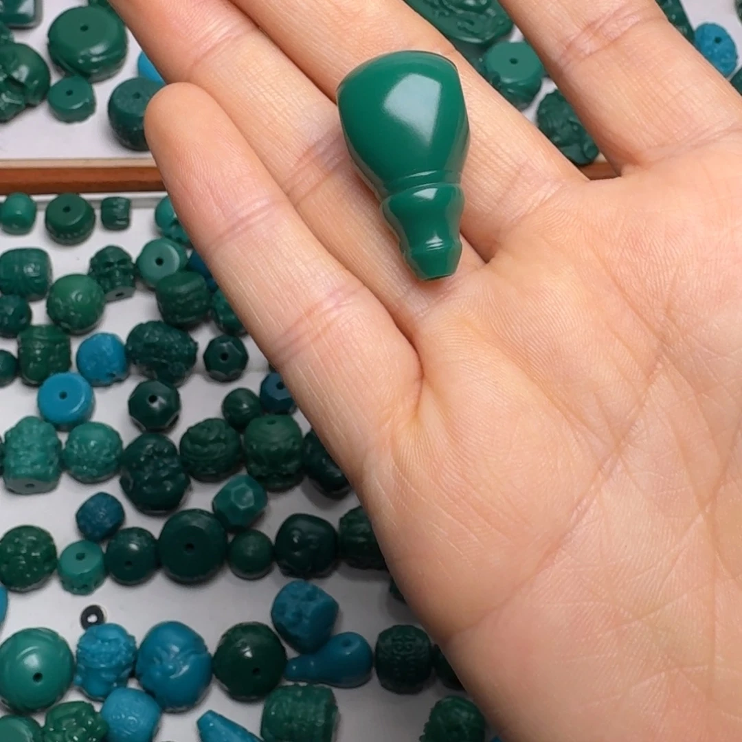 琉璃颈饰科技松配饰