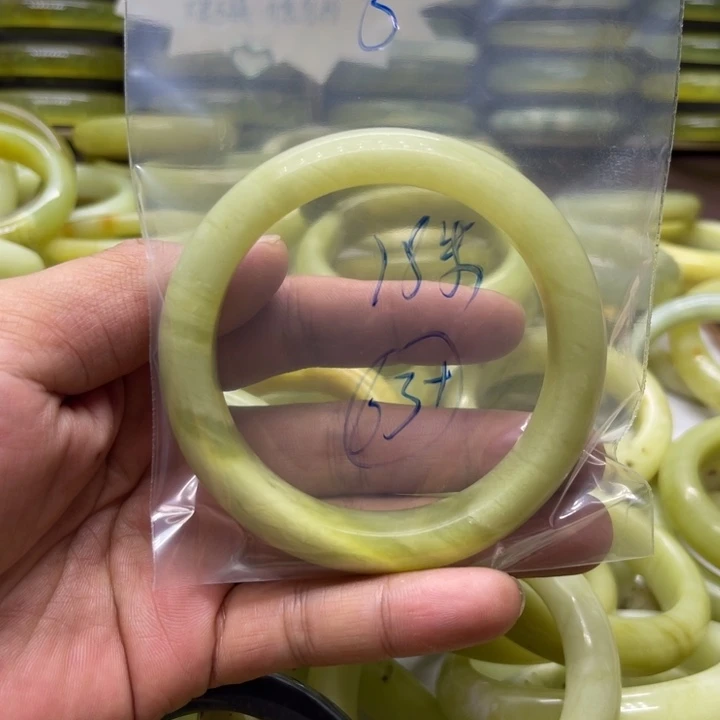 执***生蛇纹石玉未镶嵌手镯6