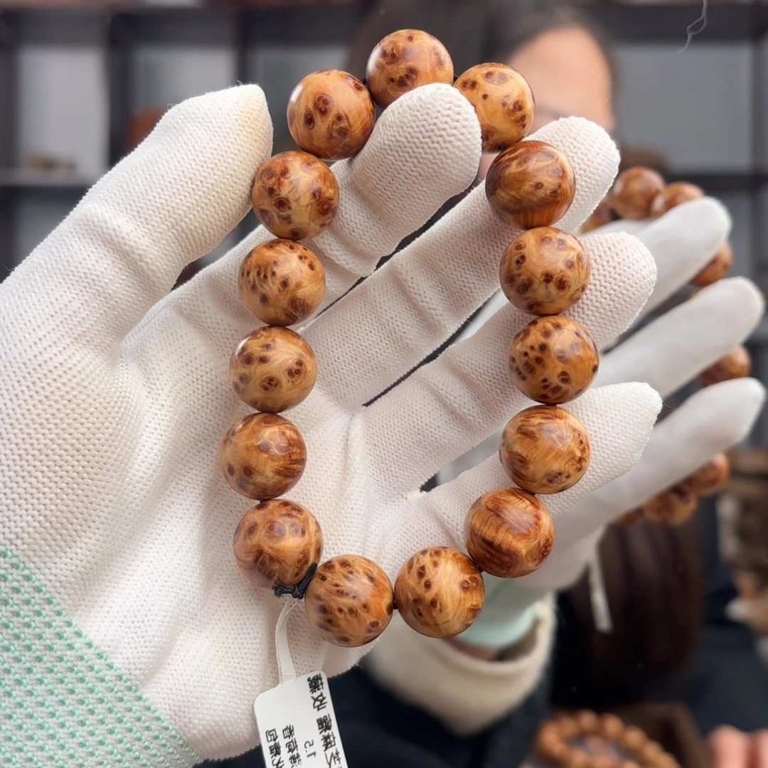 慎***5手串/手链柏木（崖柏）1.5爆满瘤