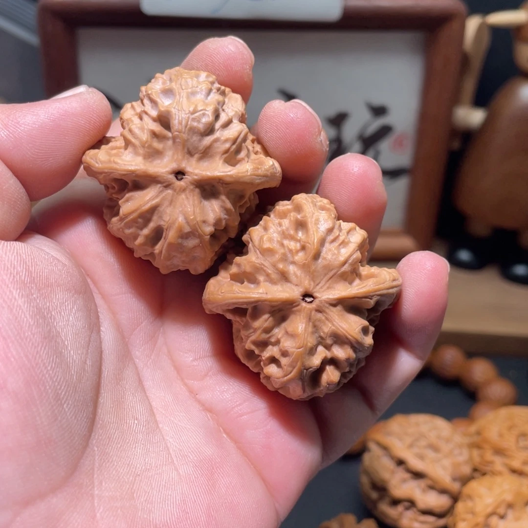 b***2桃核吊坠野狼狮子头