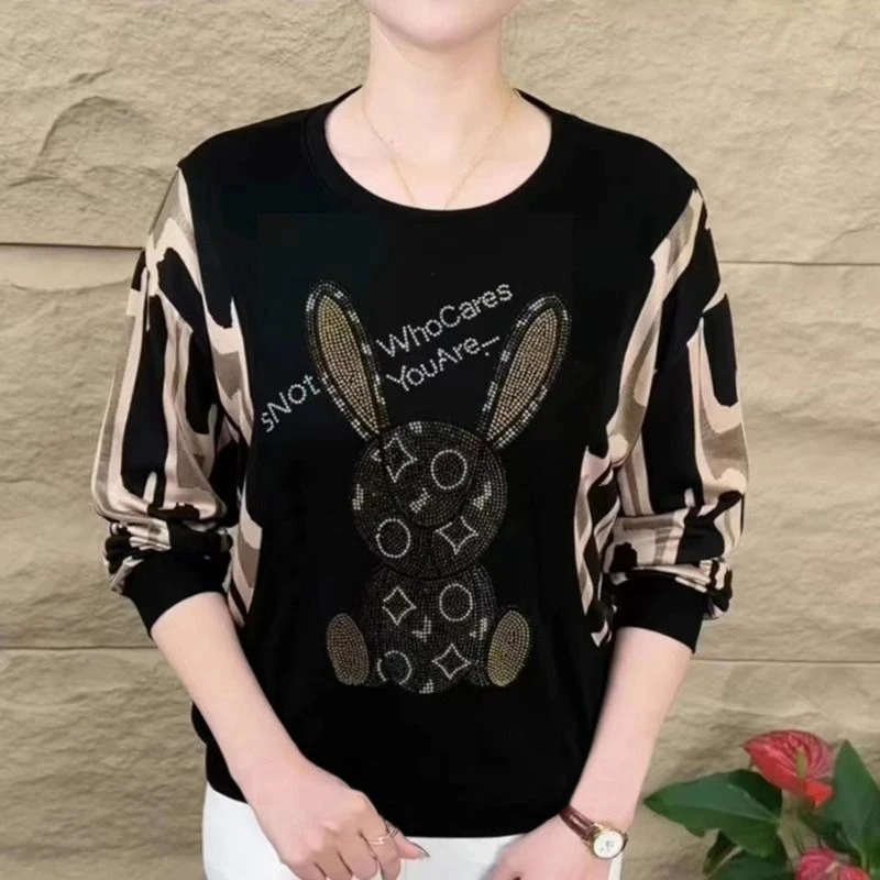 春季新款妈妈装减龄长袖圆领外穿烫钻小衫时尚宽松遮肚大码上衣