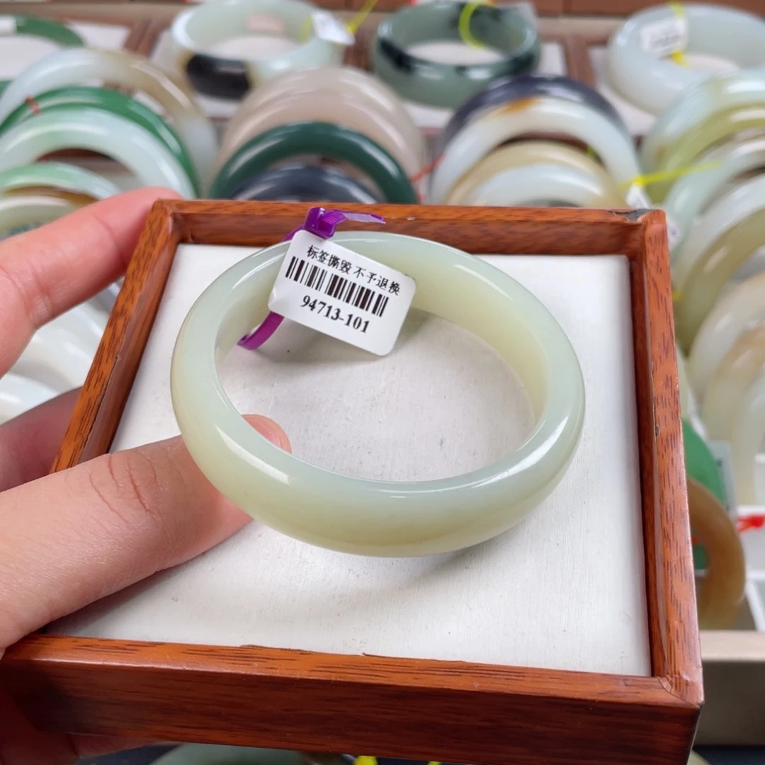 【闪购商品】和田玉手镯未镶嵌.52.8.92