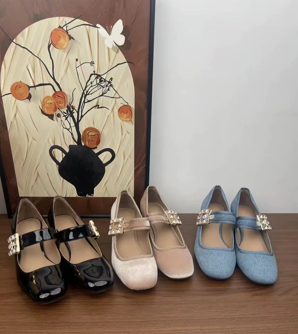 【WHIMSY ROW】时尚浅口粗跟百搭气质高跟单鞋