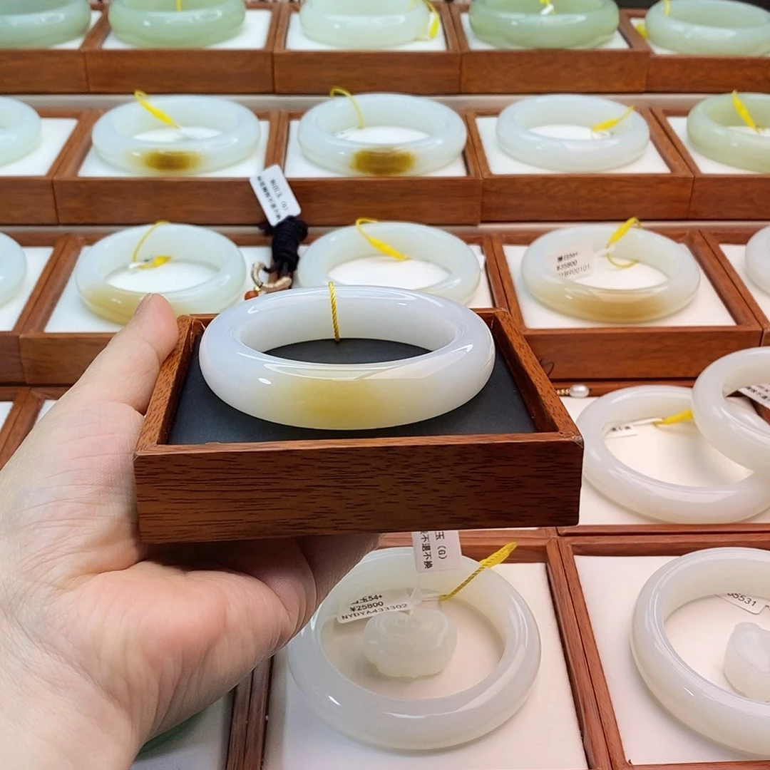 手链未镶嵌和田玉（糖玉）