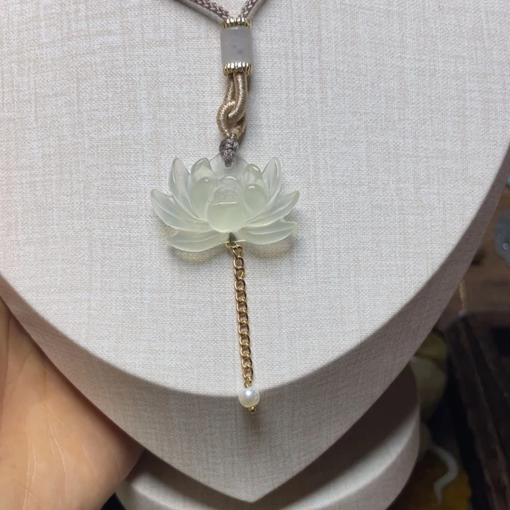 未镶嵌蛇纹石玉颈饰