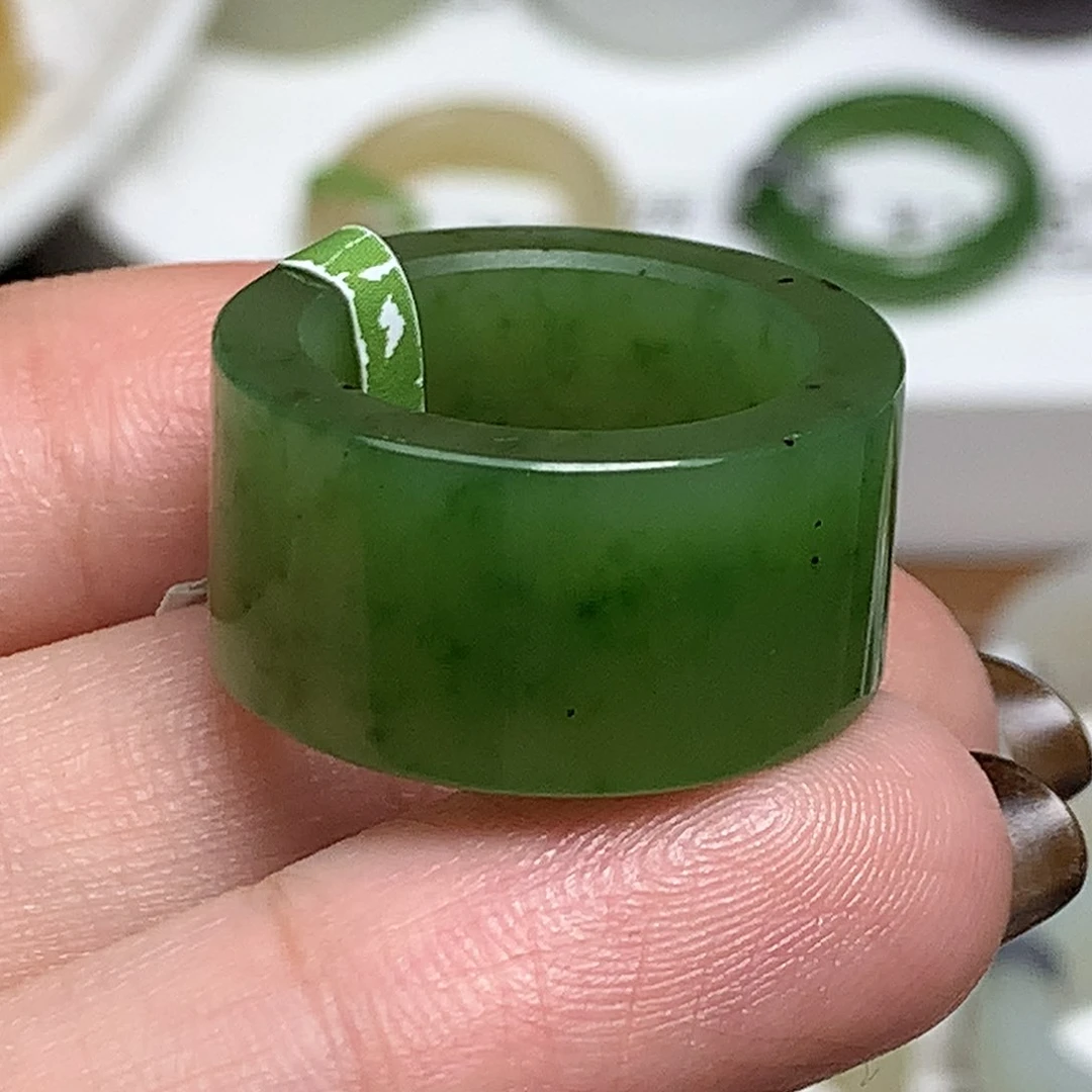 未镶嵌戒指和田玉