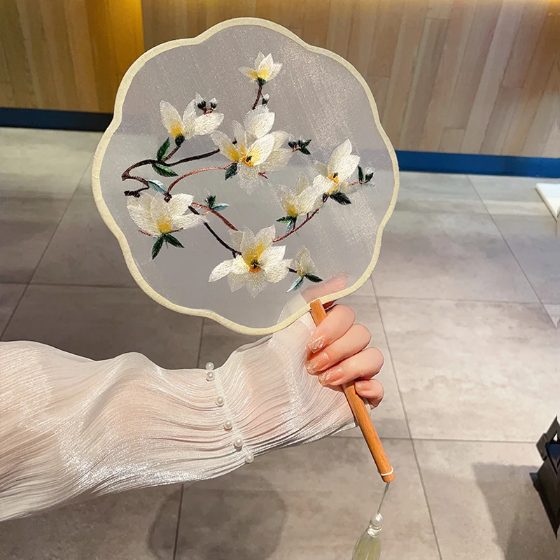 扇子刺绣团扇国风花朵古典长柄中式宫扇古风汉服旗袍拍照中国风