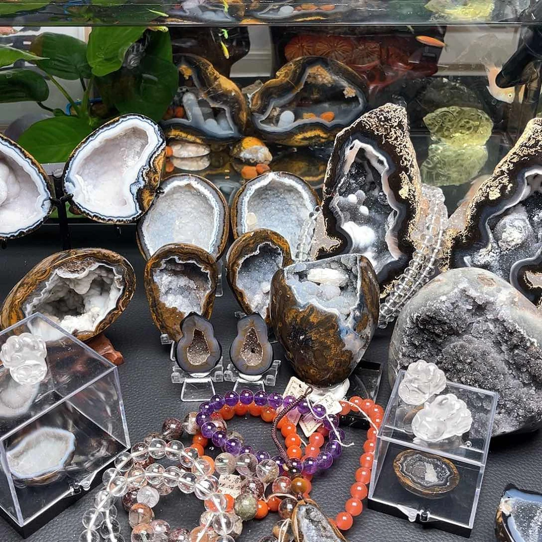 水晶珠宝半成品未镶嵌九眼水晶洞