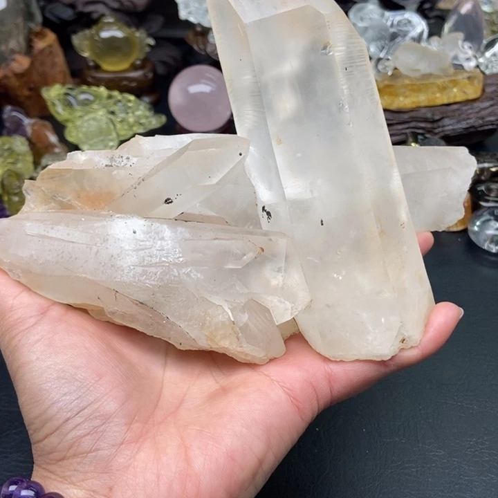 李***呵未镶嵌水晶大型摆件（非配饰）