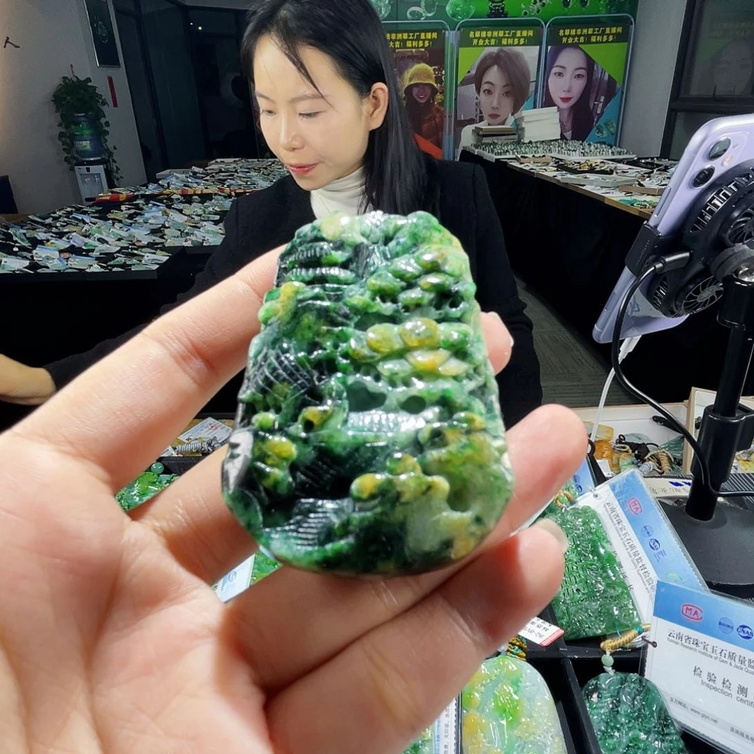 颈饰未镶嵌翡翠一