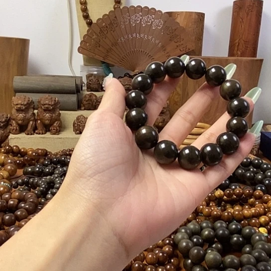 老山檀香阴沉1.5手阿串