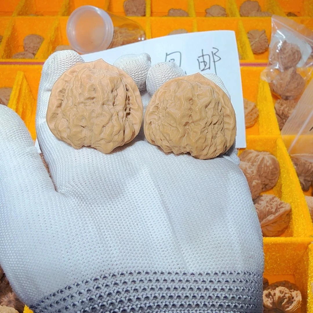 文玩核桃吊坠大刀修出蛤蟆头