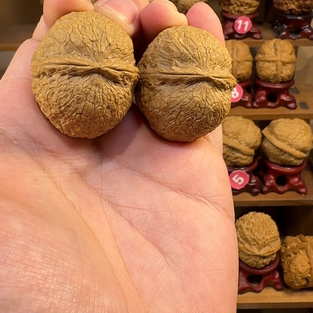 铁核桃把件密纹蛇皮球41尺