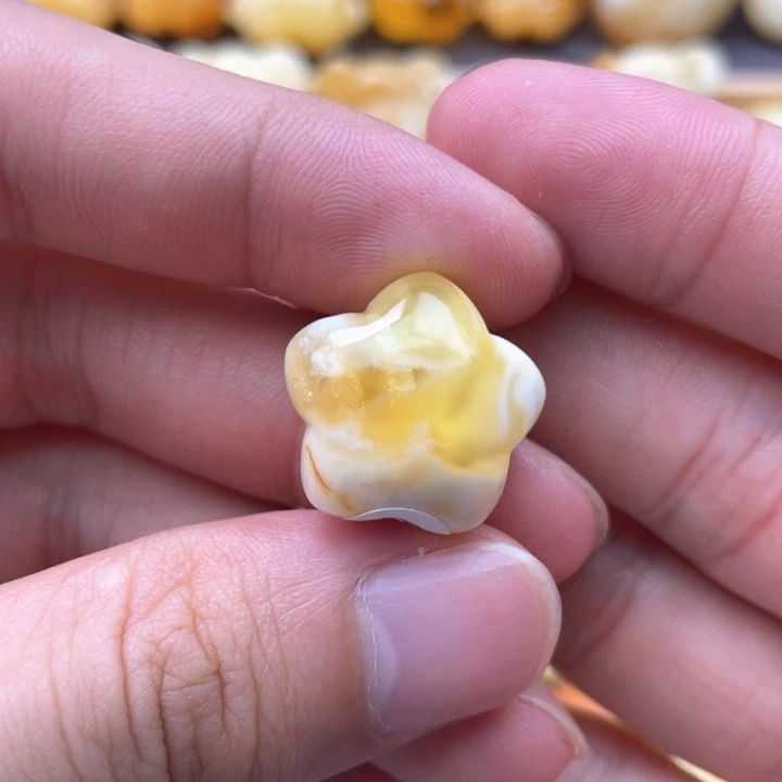 未镶嵌琥珀裸石蜜蜡