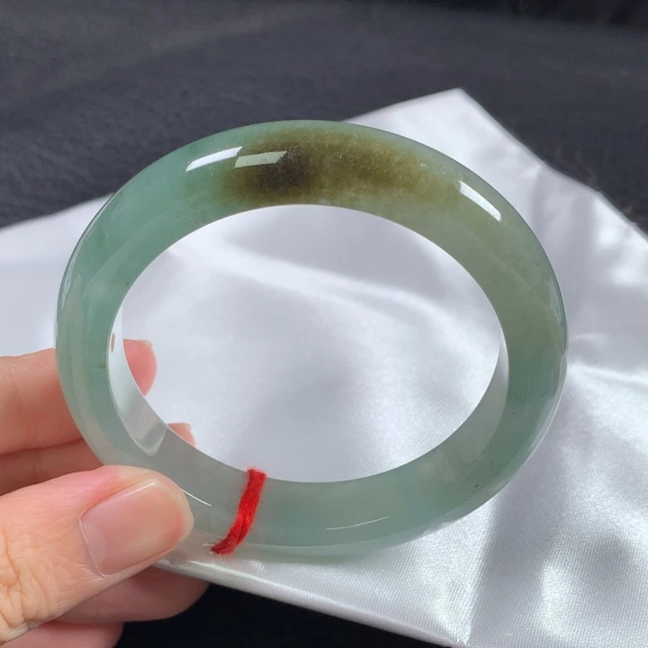 翡翠未镶嵌手镯