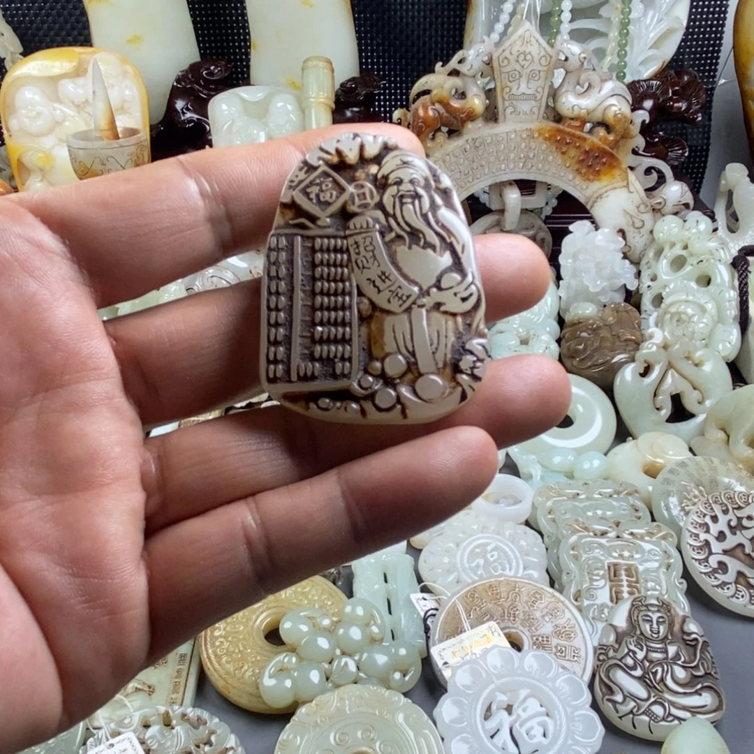 和田玉（糖玉）未镶嵌颈饰