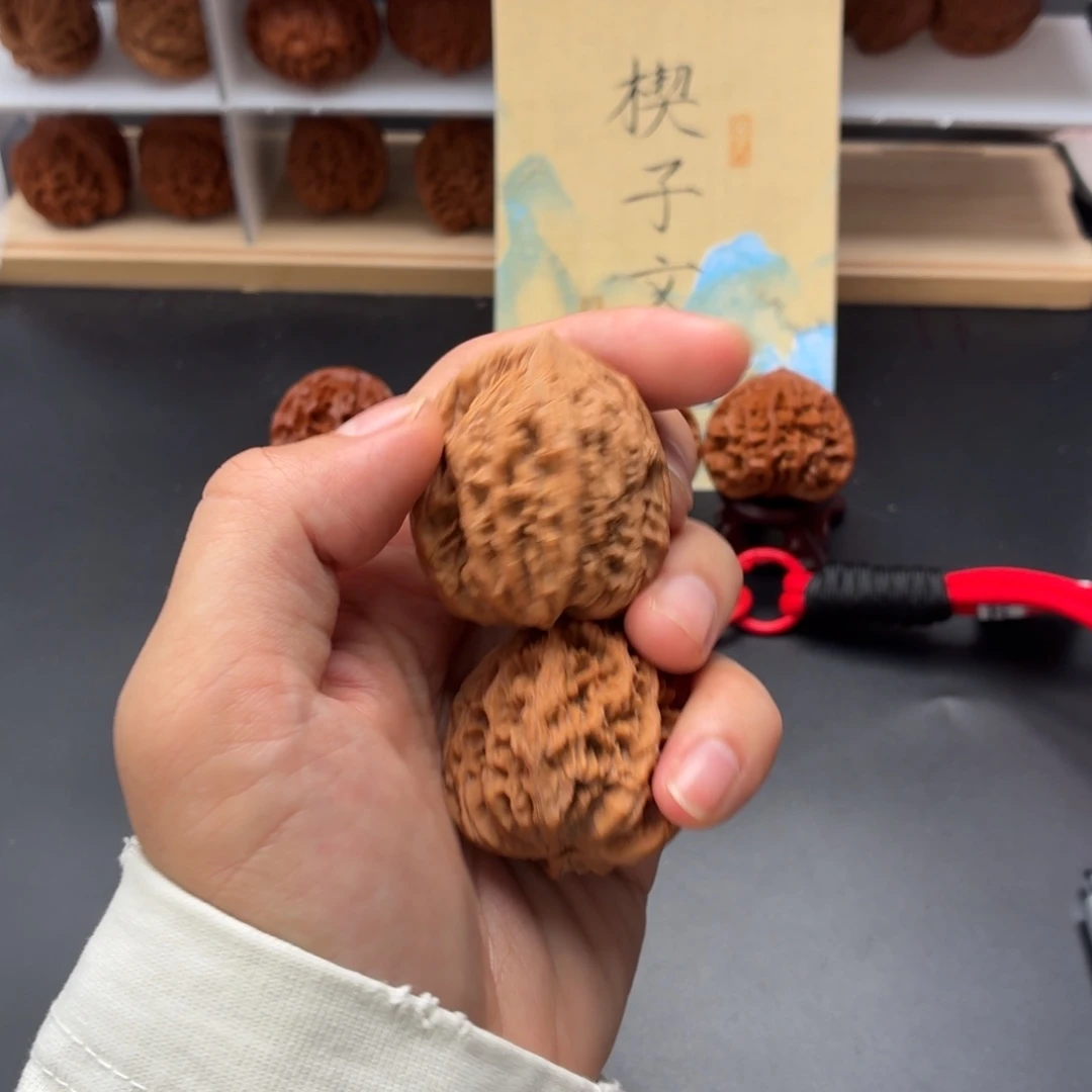 文玩核桃把件麦虎40