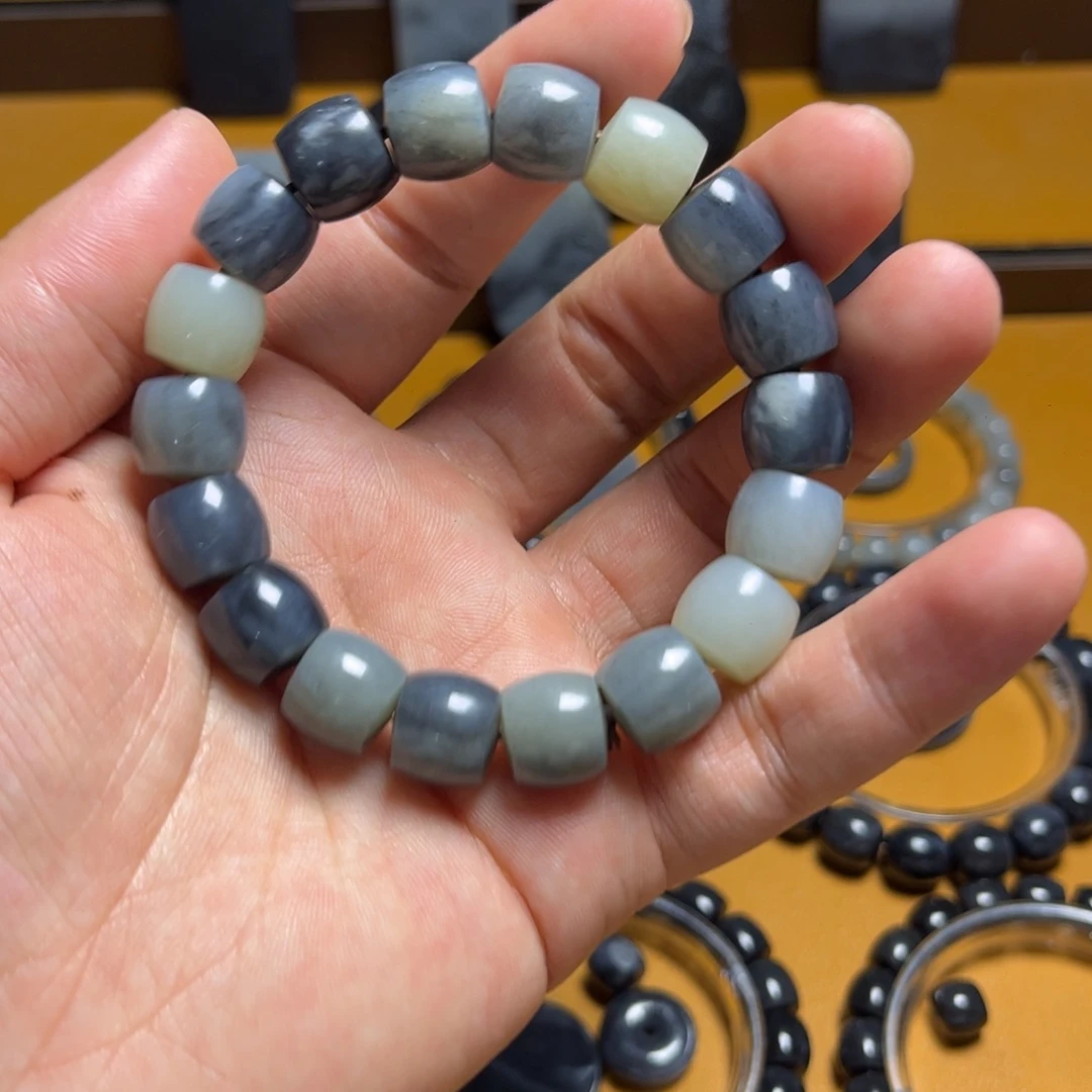 未镶嵌手链和田玉卡十二直切手串