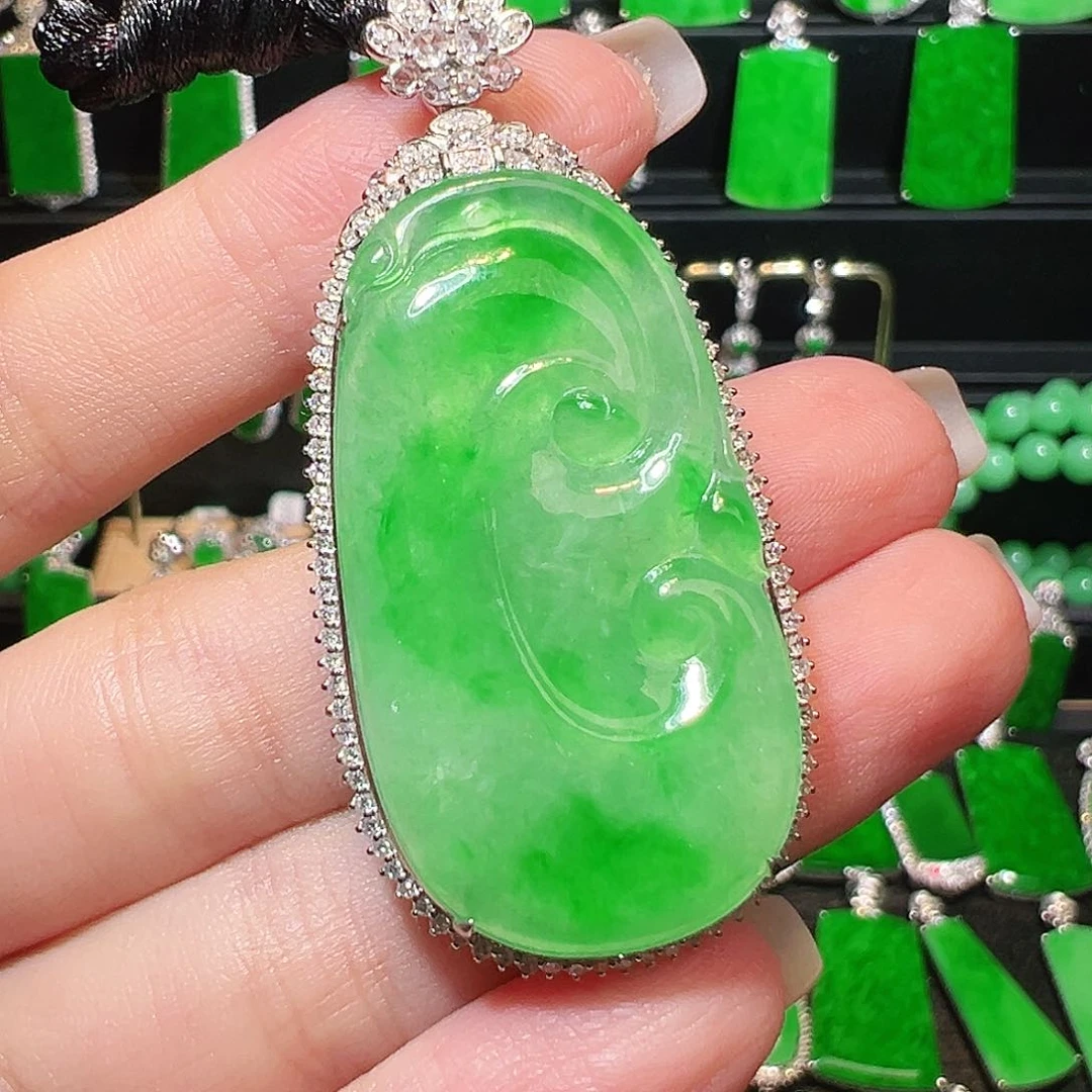翡翠吊坠(不含链)18K金镶嵌