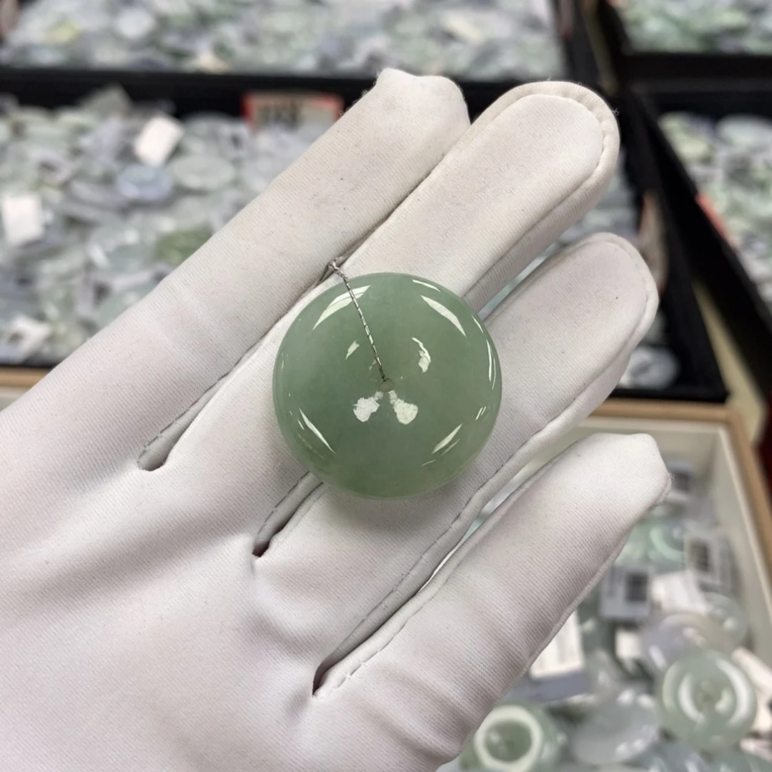 翡翠颈饰未镶嵌平安扣