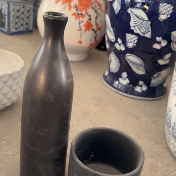 微瑕青花瓷器值得购买