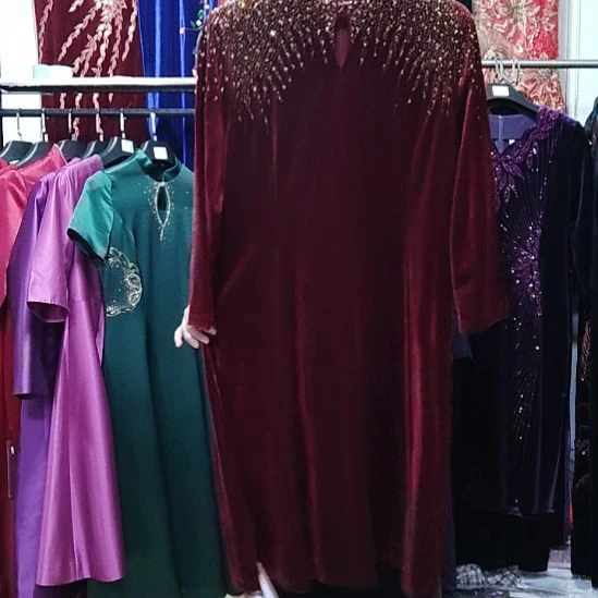 东***店酒红色金丝绒重工中长连衣裙6xl
