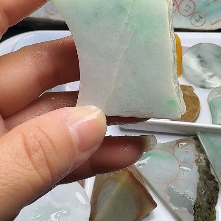 翡翠裸石缅甸翡翠